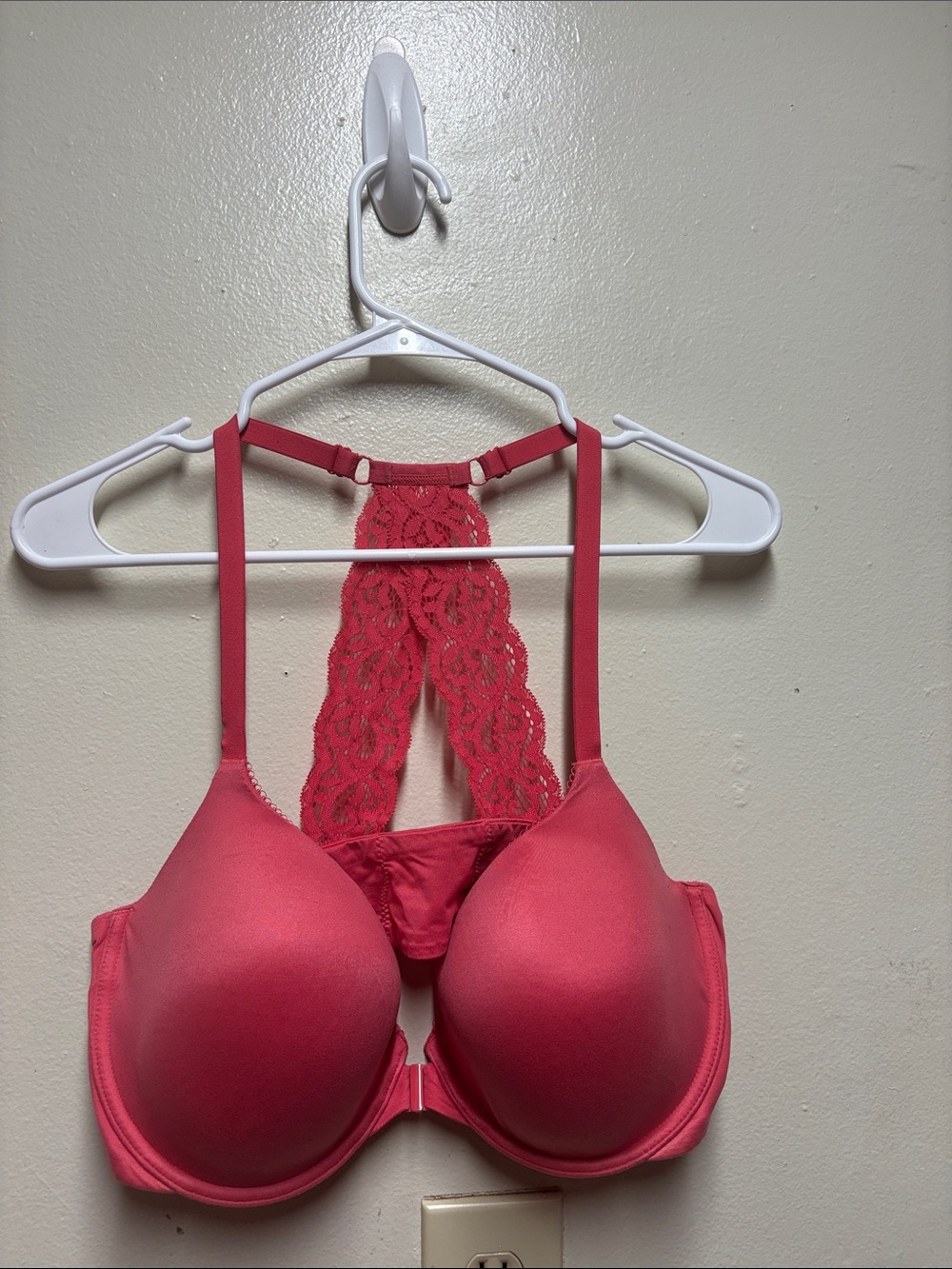 Victoria secret body by Victoria Demi bra front close 38DD racerback lace